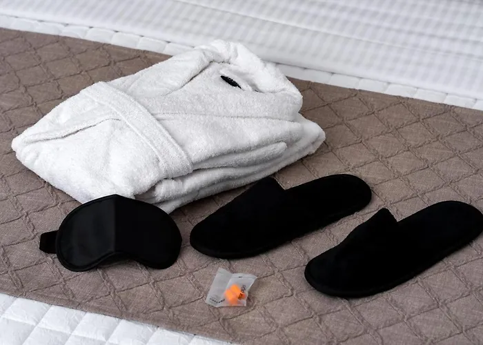 Concha Con Perla * Monolithos (Santorini)